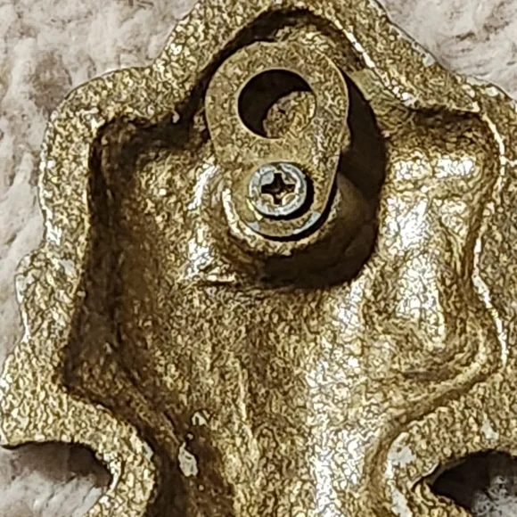 Heavy Cast Iron Ornate  Cross  Wall Hanging Rustic Gold Finish 11.5'X9' 2.3 Lbs - Picture 6 of 6